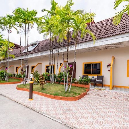 Coconut Resort Hotel Patong Eksteriør bilde